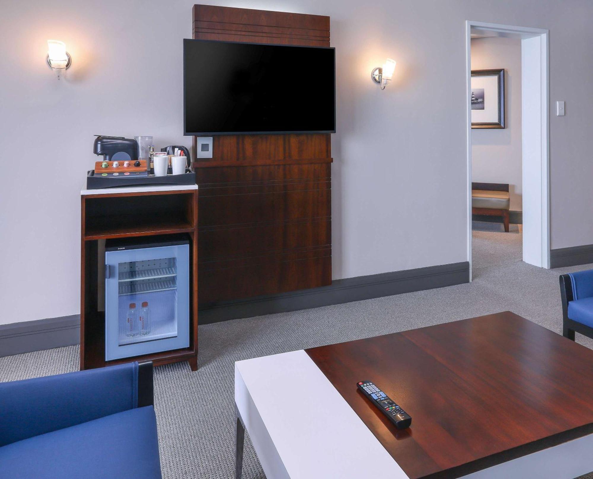 Hotel Garden Court East London Extérieur photo