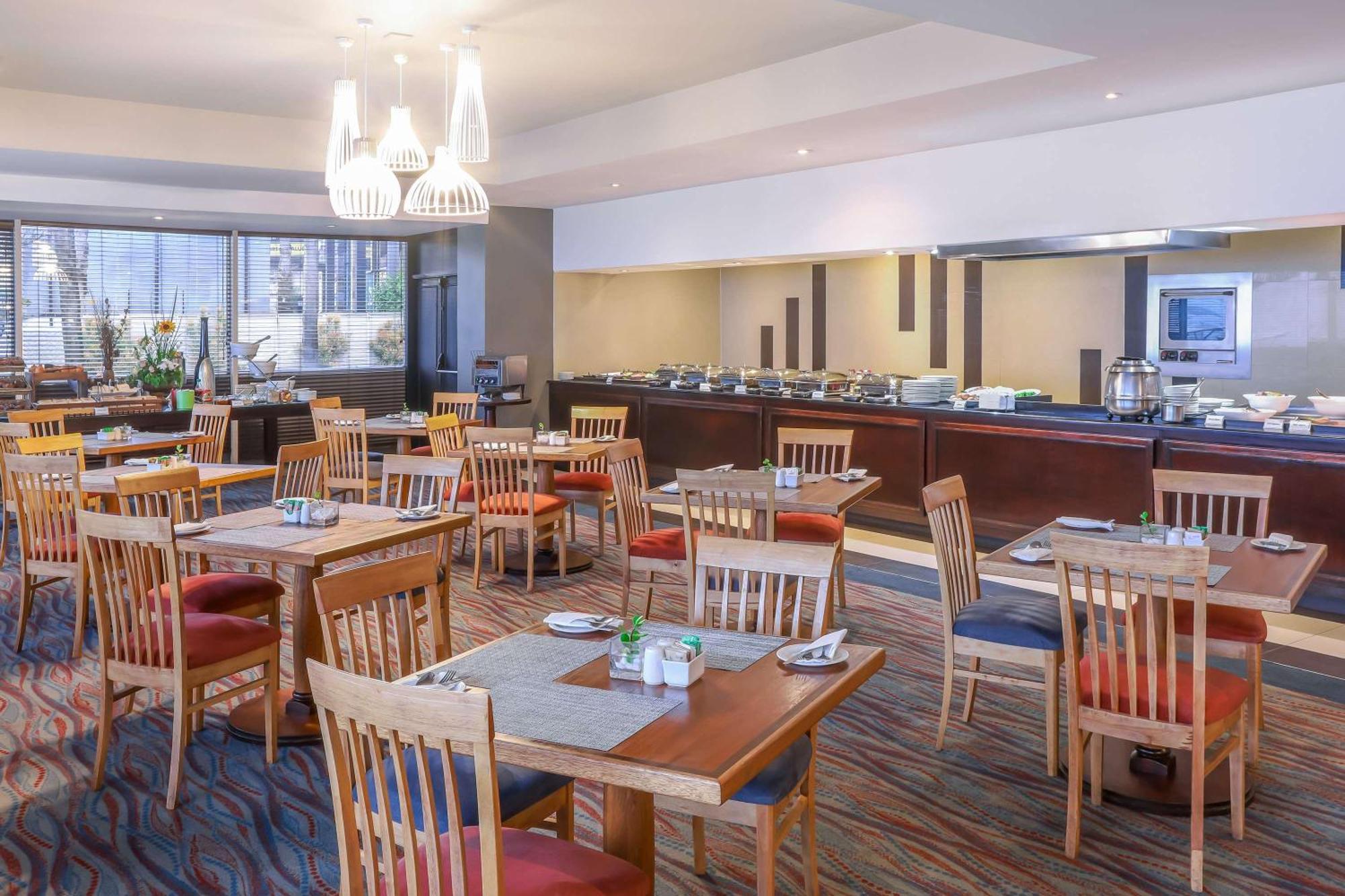 Hotel Garden Court East London Extérieur photo